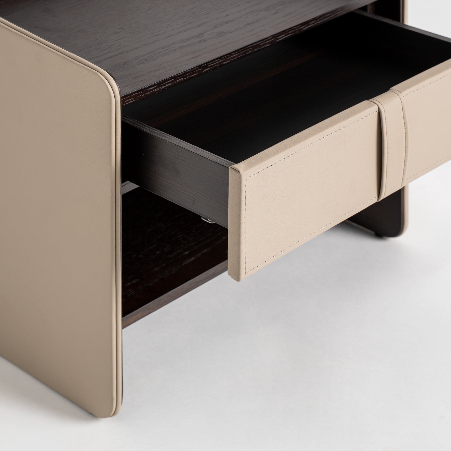 TAHUA BEDSIDE TABLE